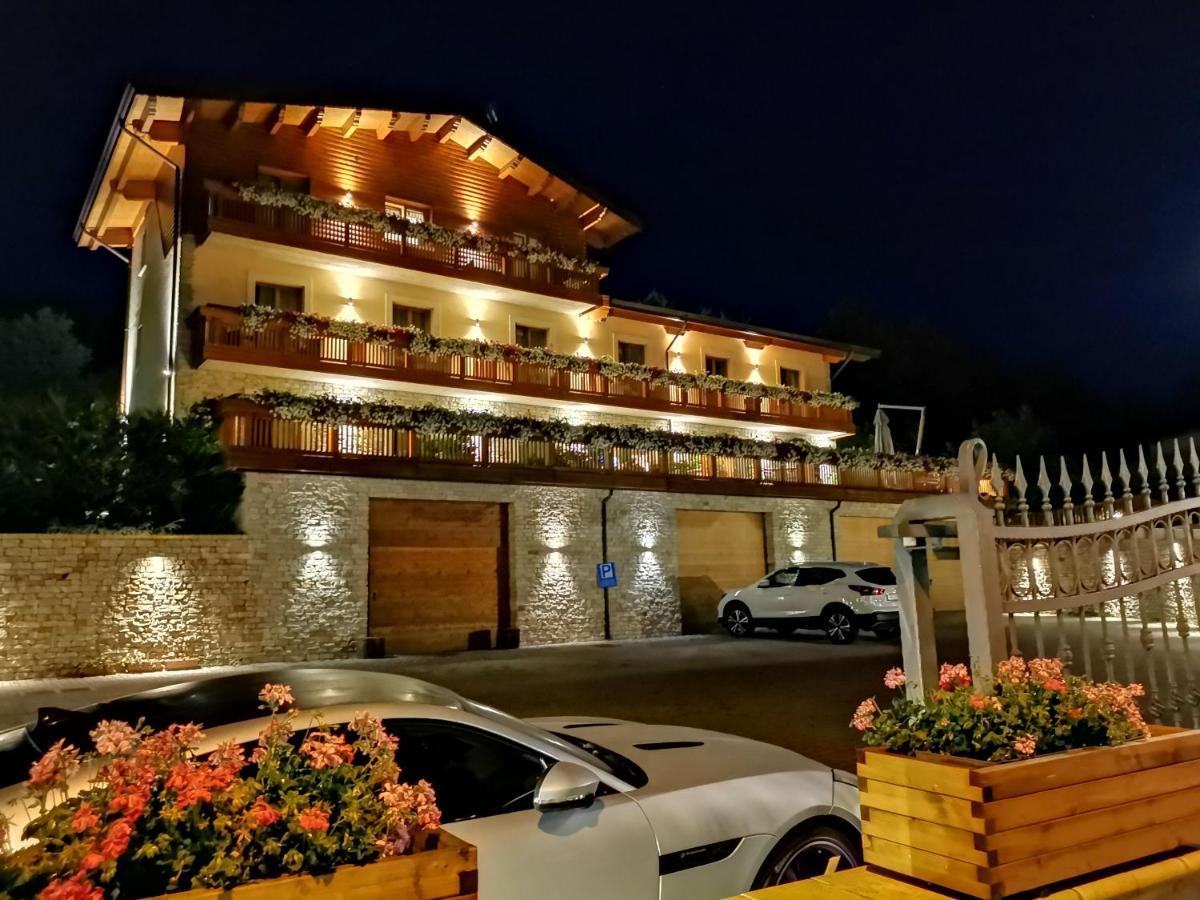 Boutique Hotel Il Riccio - Adults Only Рокказаро Экстерьер фото