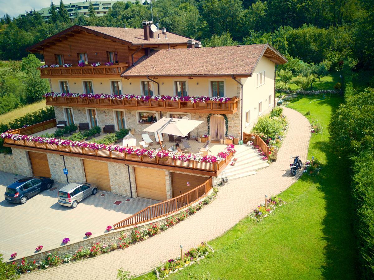 Boutique Hotel Il Riccio - Adults Only Рокказаро Экстерьер фото