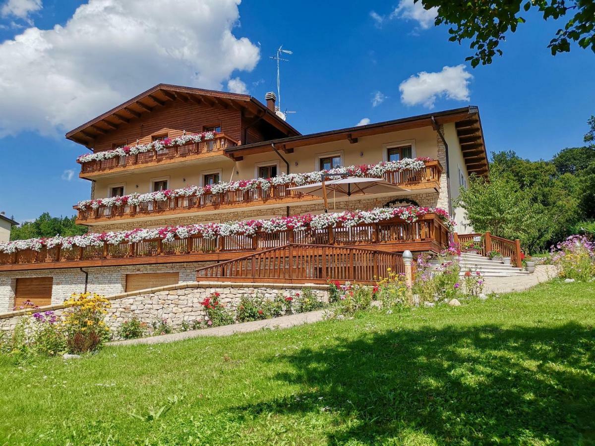 Boutique Hotel Il Riccio - Adults Only Рокказаро Экстерьер фото